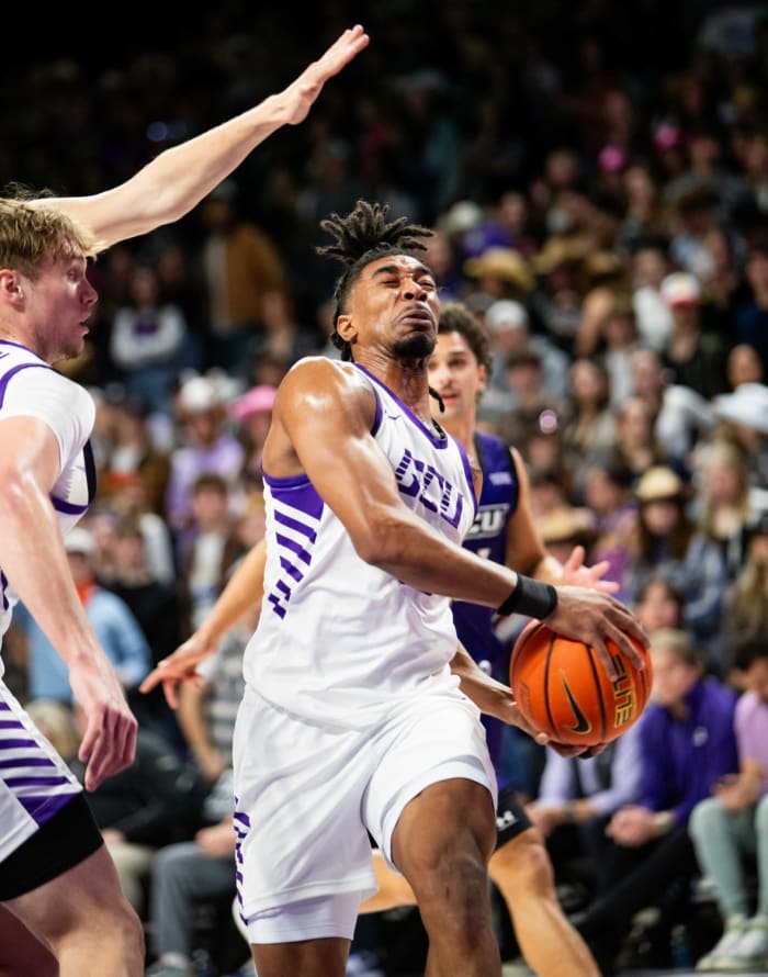 Grand Canyon Lopes guard Collin Moore (8) jumps to shoot the ball against the Abilene Christian Wildcats at Grand Canyon University Arena in Phoenix on Jan. 11, 2024.